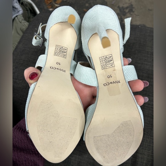 RW&Co blue crocodile print cross strap high heels - Picture 2 of 6